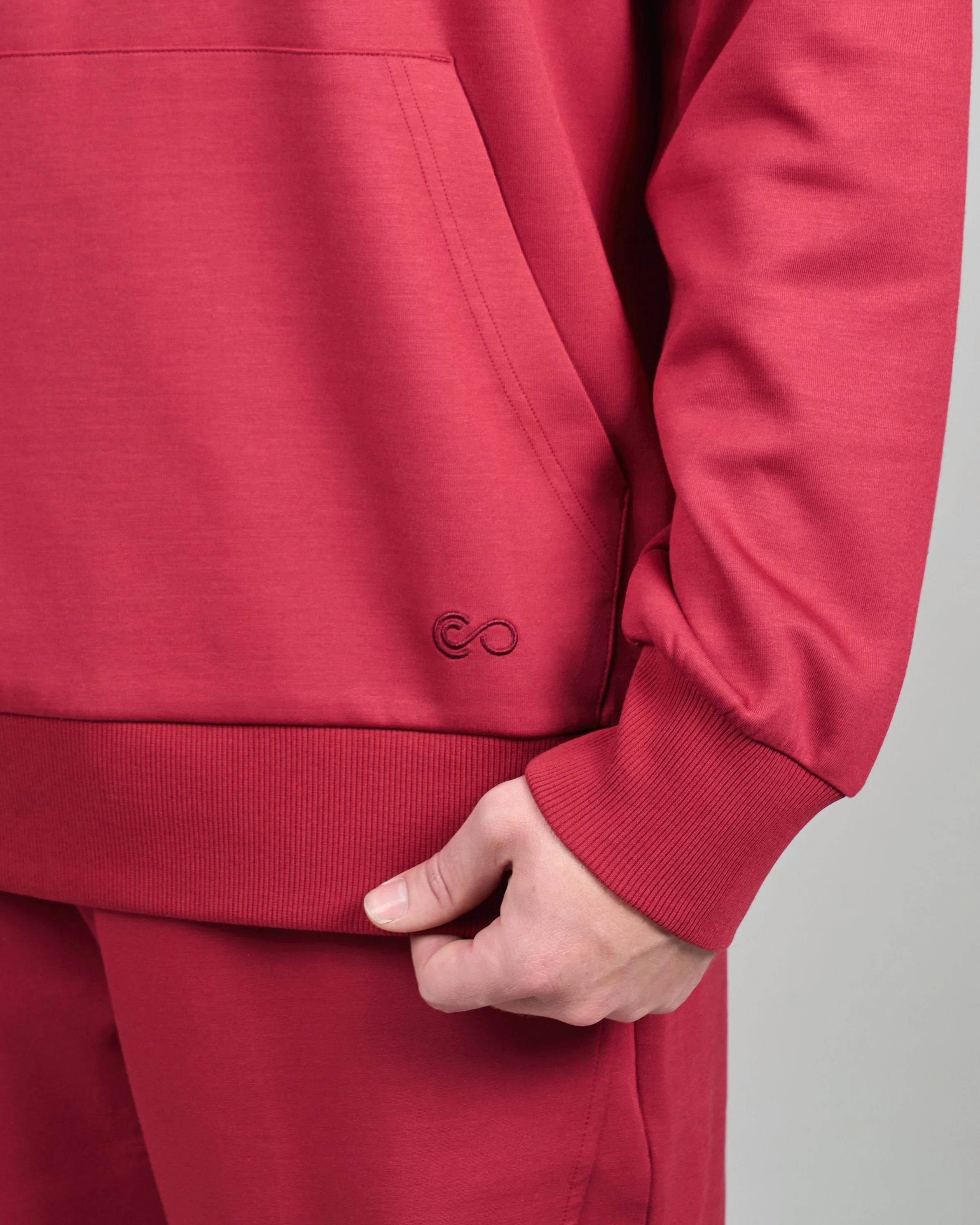 comfiknit-sky-hoodie-red-front-closeup-men